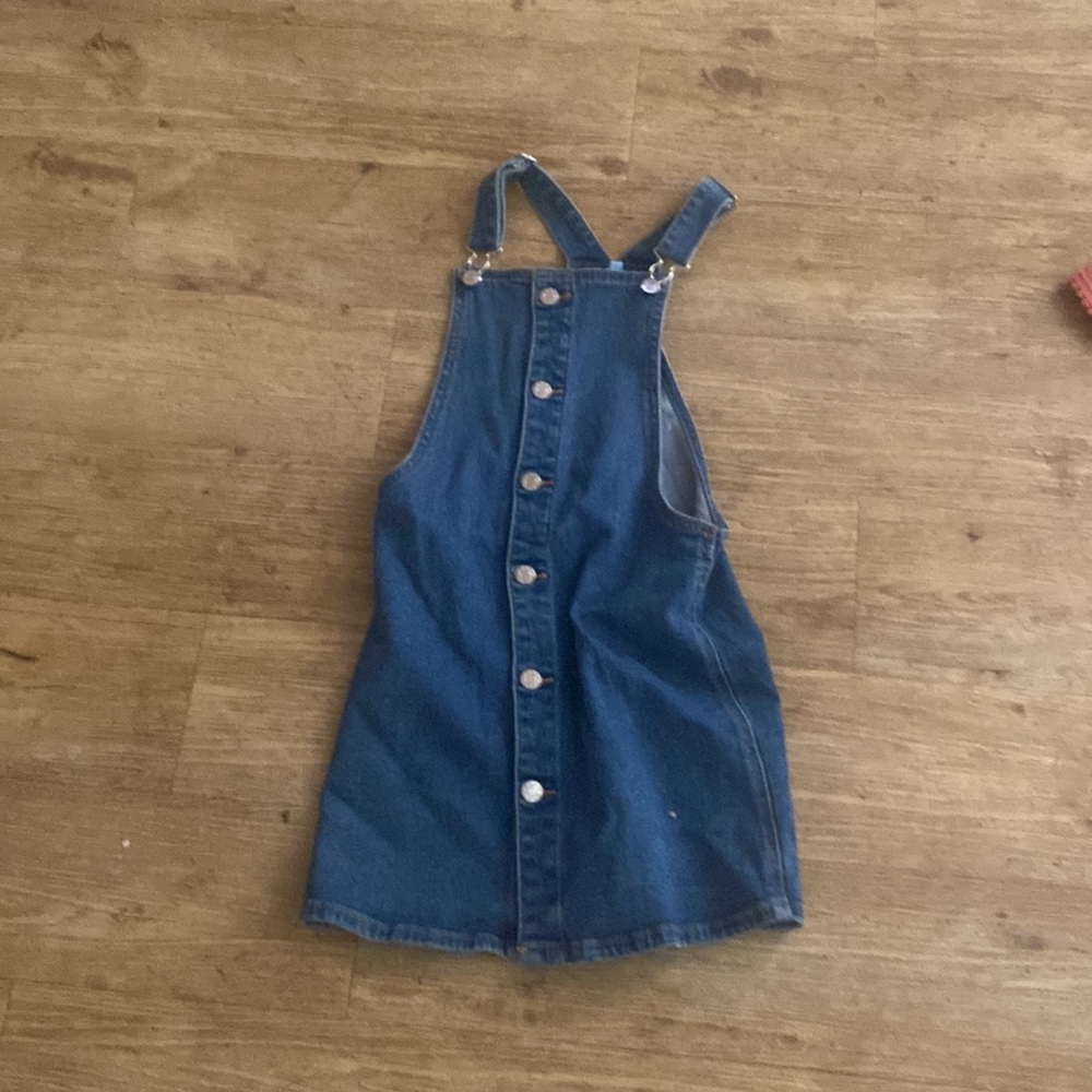 2 dresses 1 jacket and 1 jumpsuit - Picture 2 of 6